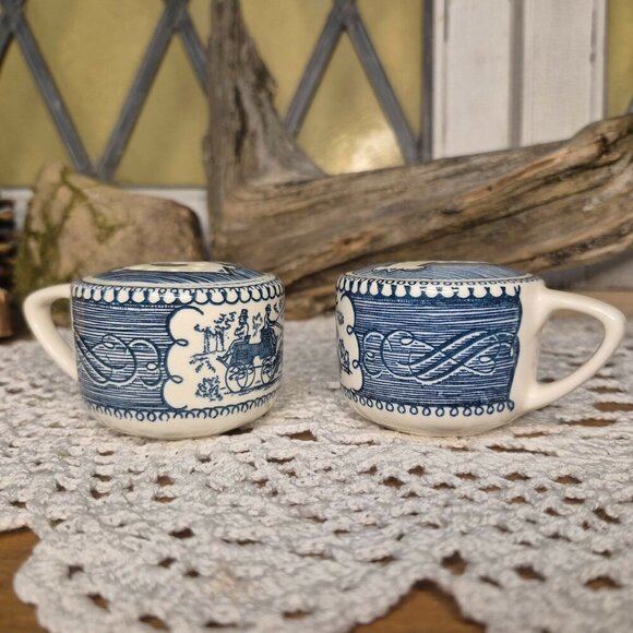 Vintage Salt & Pepper Shakers - Picture 7 of 12